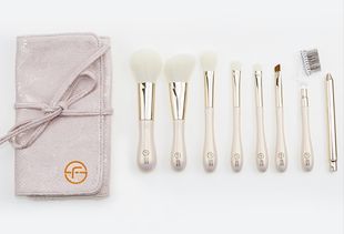 專注服務(wù)，成就品牌 東莞向日葵美容用品公司致力口腔衛(wèi)生用品行業(yè)領(lǐng)袖